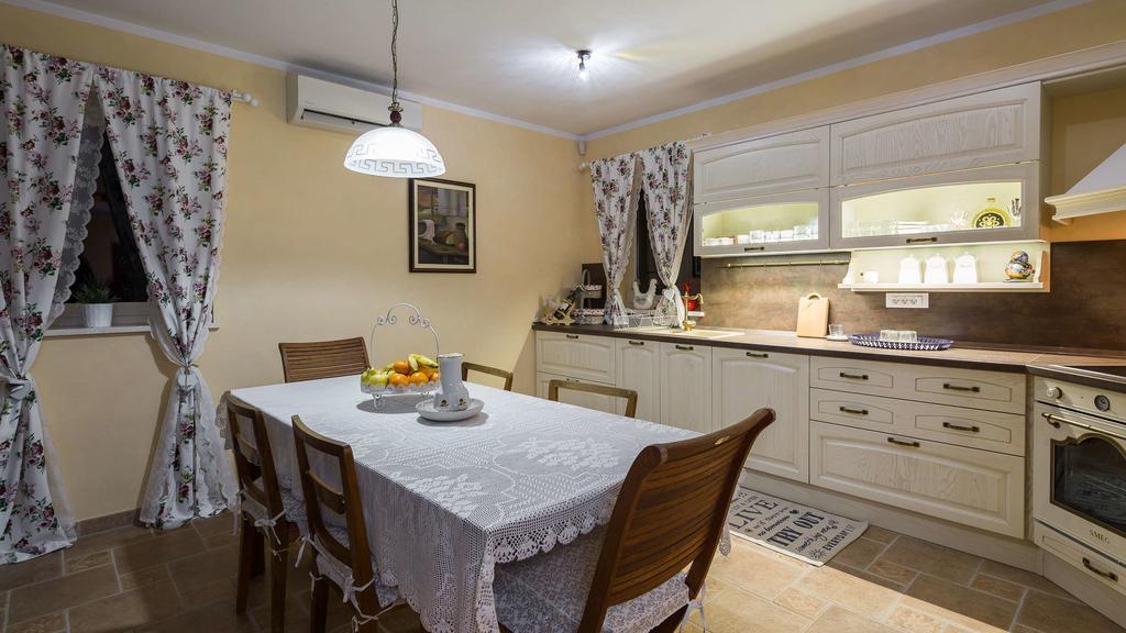 Villa Stonegate Estate - Bonus, Dvije Vile Jedna Cijena! Opatija Ngoại thất bức ảnh
