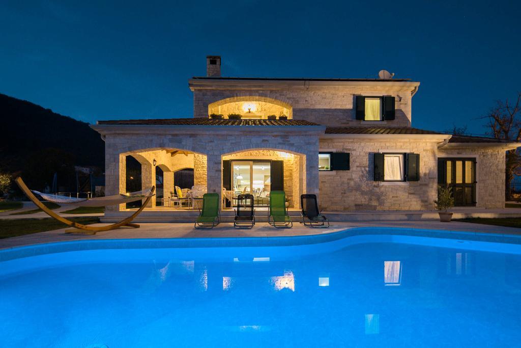 Villa Stonegate Estate - Bonus, Dvije Vile Jedna Cijena! Opatija Ngoại thất bức ảnh