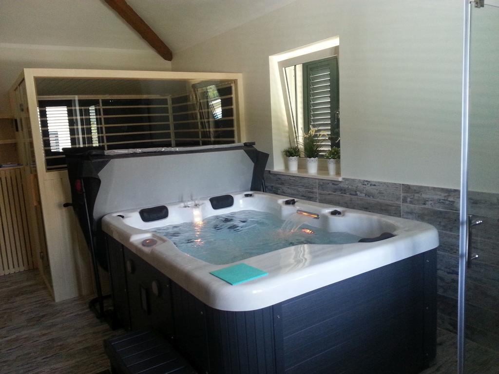 Villa Stonegate Estate - Bonus, Dvije Vile Jedna Cijena! Opatija Ngoại thất bức ảnh